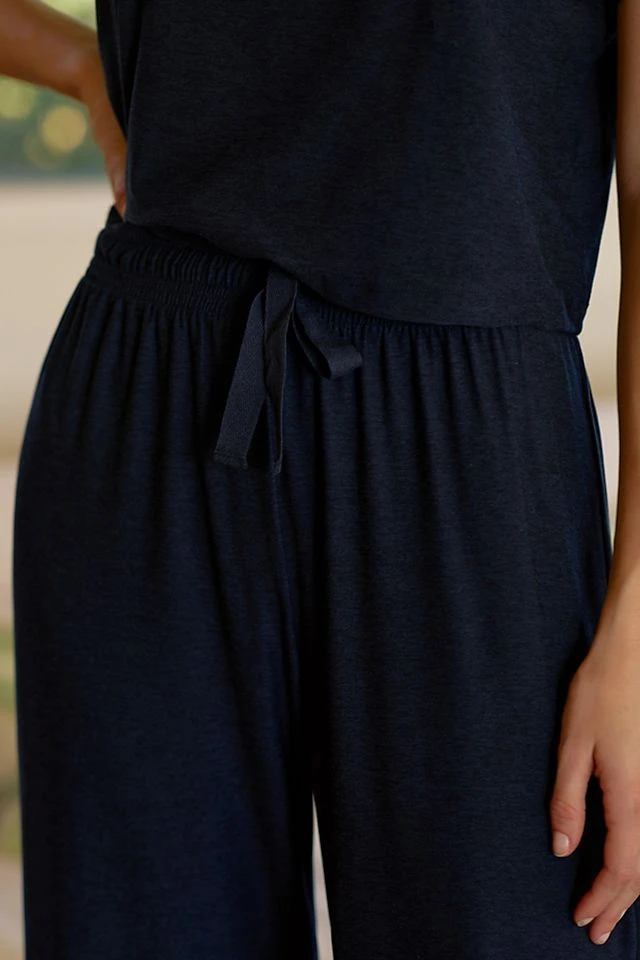 Deals ???? Beyond Yoga Cropped Lounge Pants DARKEST NIGHT ✨ - Image 3